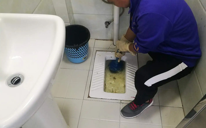 疏通下水道:家庭和商业场所的解决方案